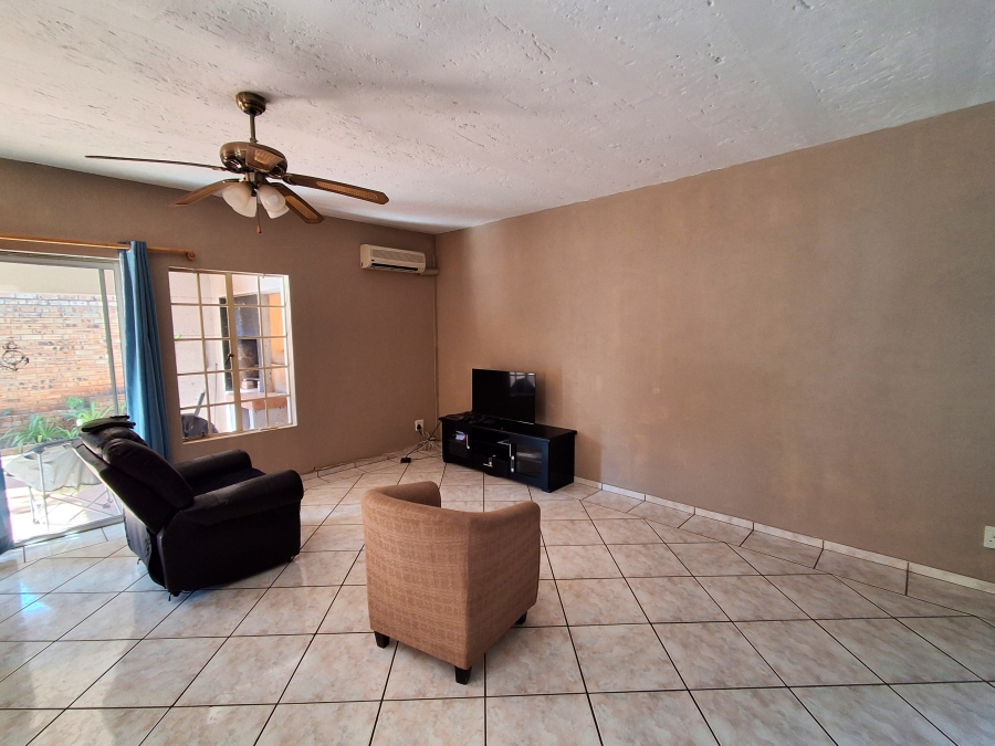 3 Bedroom Property for Sale in Safari Gardens North West